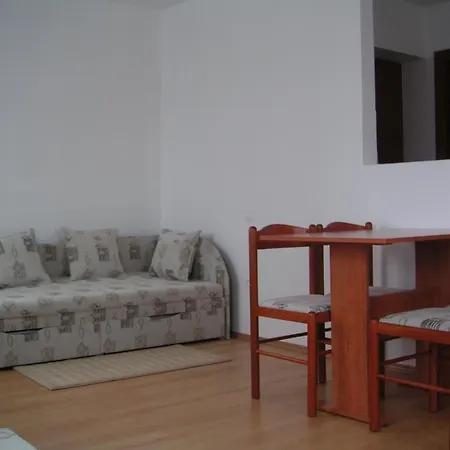 Apartman Lantos Apartmanház *